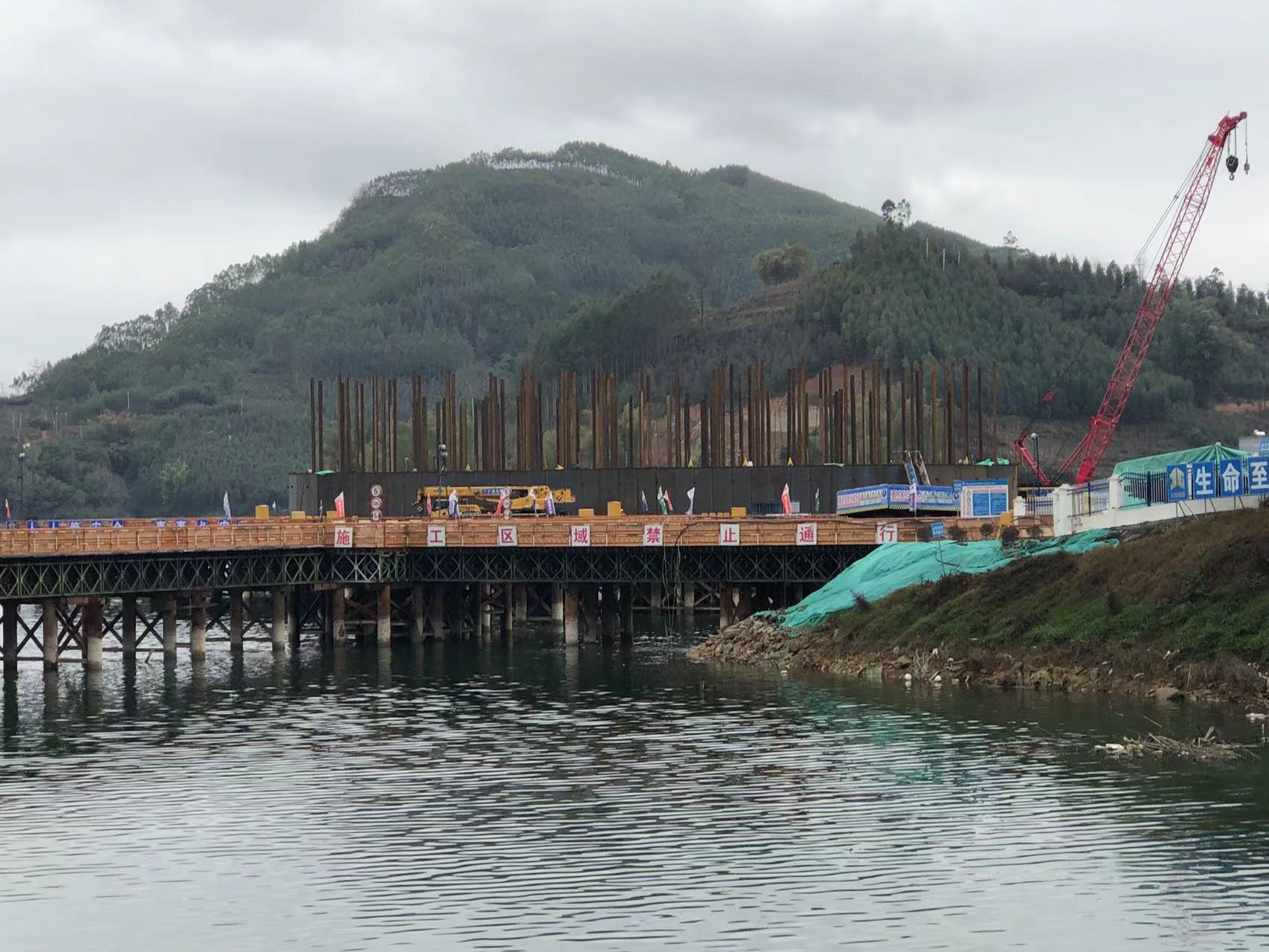 平乐县广西岩滩特大桥高速路监控安装项目